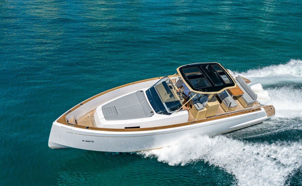 Pardo 38' yacht rental in miami