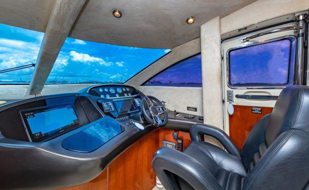 74 ft yacht cockpit